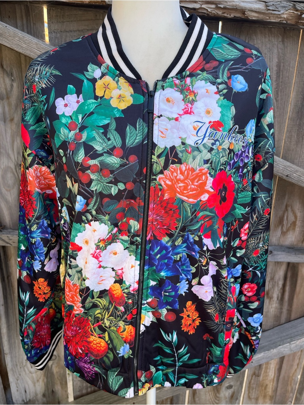 Women’s Lusso Marissa Floral Full-Zip Bomber Jacket – New York Yankees MLB Black